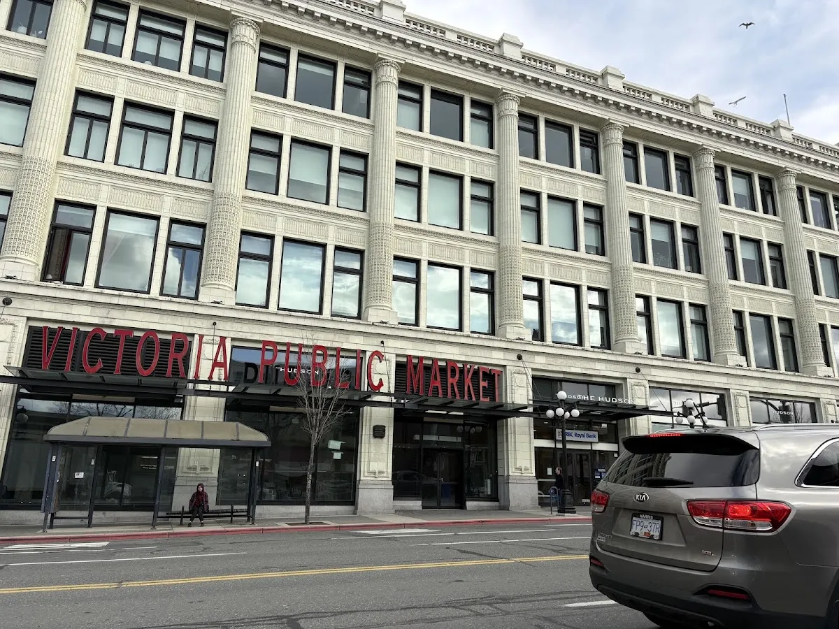 Dennis’ NOFRILLS Victoria Douglas