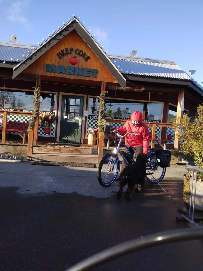 Deep Cove Market (Deep Cove Trading Co)