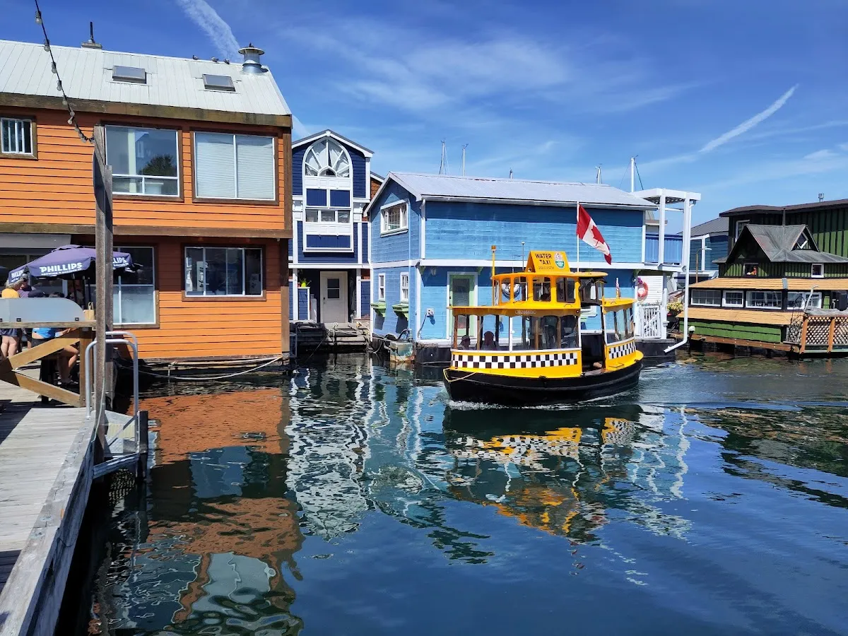 A Float Home B & B in Fisherman’s Wharf