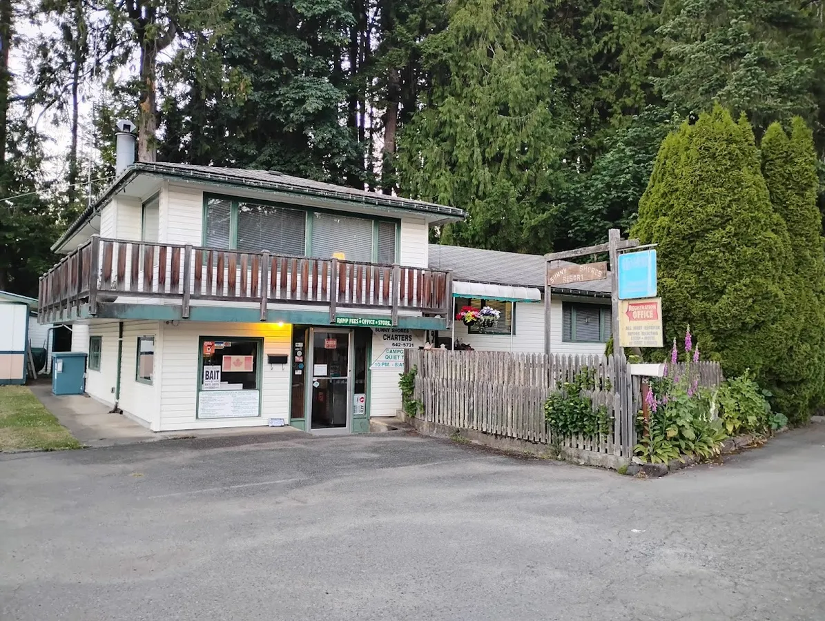 Sunny Shores RV Trailer Tent Camping & Boat Launch