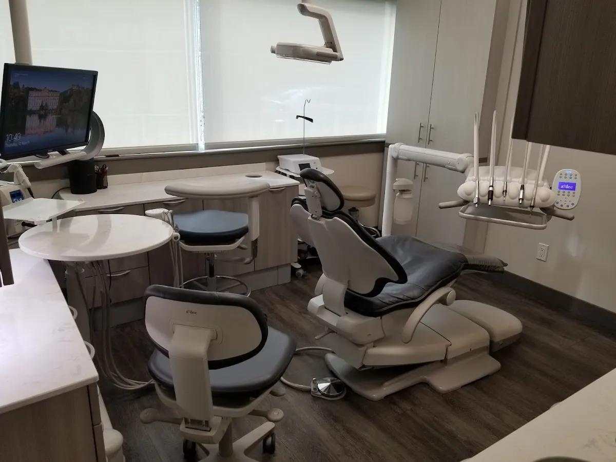 Dr. Ray T Chow Dentistry