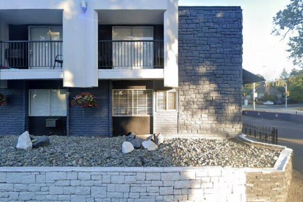 Hecklers Bar & Grill