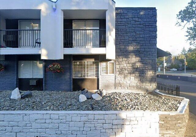 Hecklers Bar & Grill