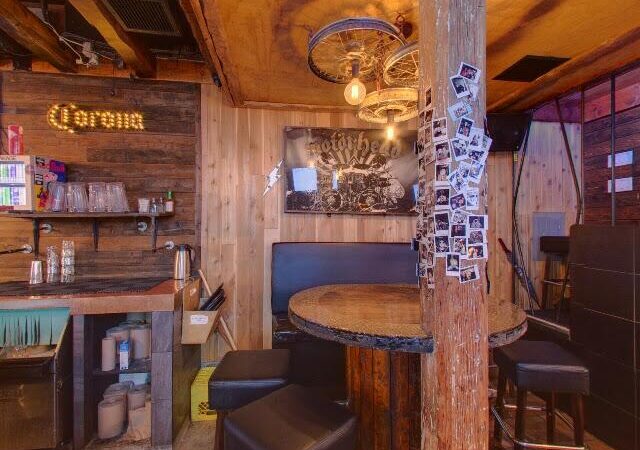 El Furniture Warehouse