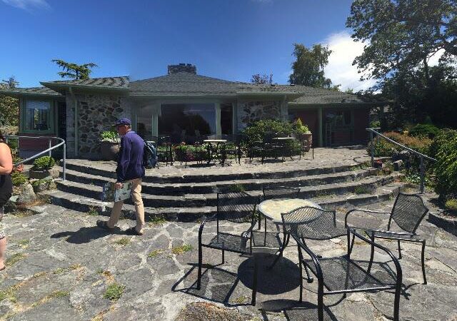 The Teahouse at Abkhazi Garden