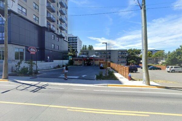 Lee’s Famous Recipe Chicken