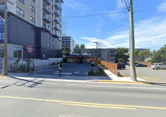 Lee’s Famous Recipe Chicken