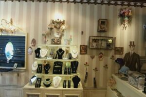 Out Of The Mist Gallery – Northwest Coast & World Tribal Art